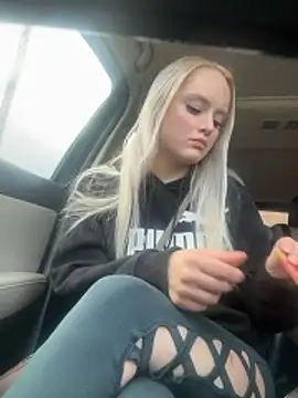 sluttypumpkin online show from January 11, 2026, 8:58 pm