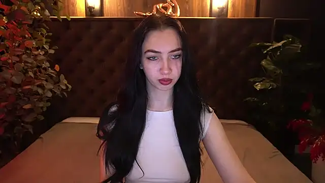 Snapshot of WildKittenX_ chatting on May 4, 2026, 5:47 am WildKittenX online show from May 4, 2026, 5:47 am
