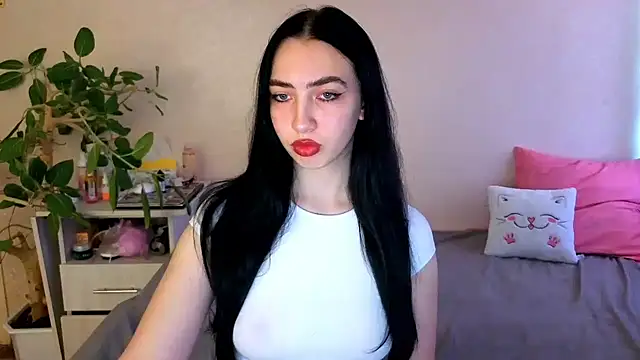 Snapshot of WildKittenX_ chatting on June 1, 2026, 4:14 am WildKittenX online show from June 1, 2026, 4:14 am