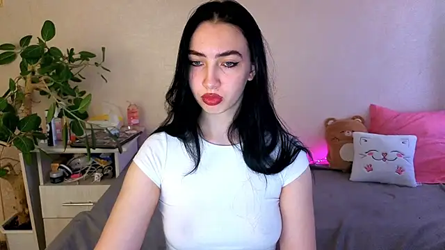 Snapshot of WildKittenX_ chatting on June 5, 2026, 4:08 am WildKittenX online show from June 5, 2026, 4:08 am