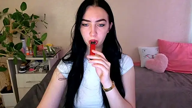 Snapshot of WildKittenX_ chatting on June 12, 2026, 4:00 am WildKittenX online show from June 12, 2026, 4:00 am