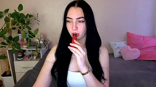 Snapshot of WildKittenX_ chatting on June 14, 2026, 4:03 am WildKittenX online show from June 14, 2026, 4:03 am