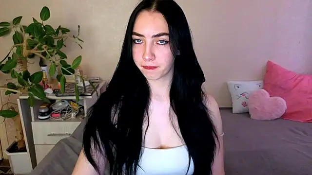 Snapshot of WildKittenX_ chatting on June 15, 2026, 4:04 am WildKittenX online show from June 15, 2026, 4:04 am