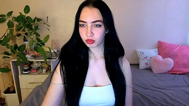 Snapshot of WildKittenX_ chatting on June 17, 2026, 4:04 am WildKittenX online show from June 17, 2026, 4:04 am