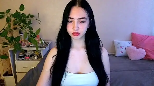 Snapshot of WildKittenX_ chatting on June 18, 2026, 4:02 am WildKittenX online show from June 18, 2026, 4:02 am
