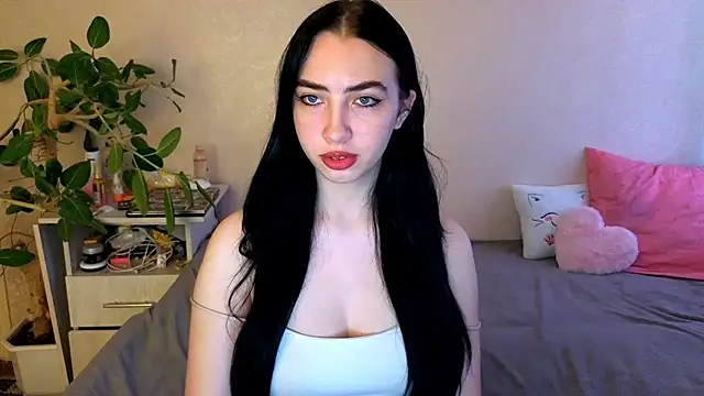 Snapshot of WildKittenX_ chatting on June 19, 2026, 4:06 am WildKittenX online show from June 19, 2026, 4:06 am