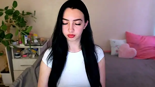Snapshot of WildKittenX_ chatting on June 25, 2026, 4:01 am WildKittenX online show from June 25, 2026, 4:01 am
