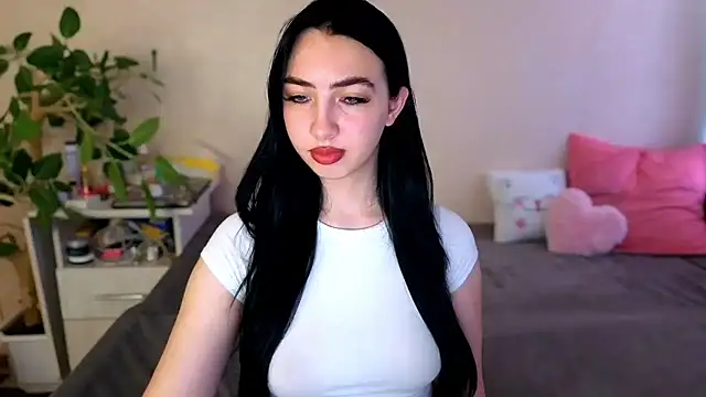 Snapshot of WildKittenX_ chatting on June 28, 2026, 4:07 am WildKittenX online show from June 28, 2026, 4:07 am