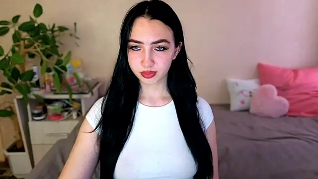 Snapshot of WildKittenX_ chatting on June 30, 2026, 4:13 am WildKittenX online show from June 30, 2026, 4:13 am