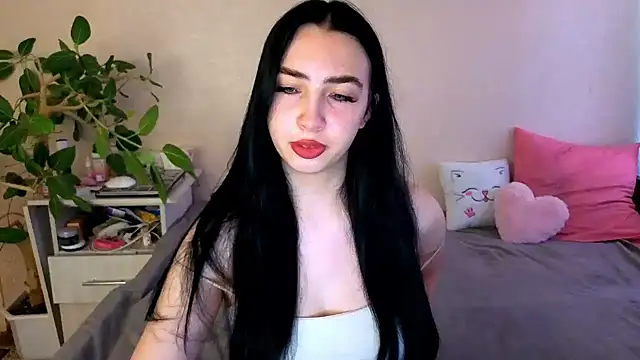 Snapshot of WildKittenX_ chatting on July 1, 2026, 4:03 am WildKittenX online show from July 1, 2026, 4:03 am