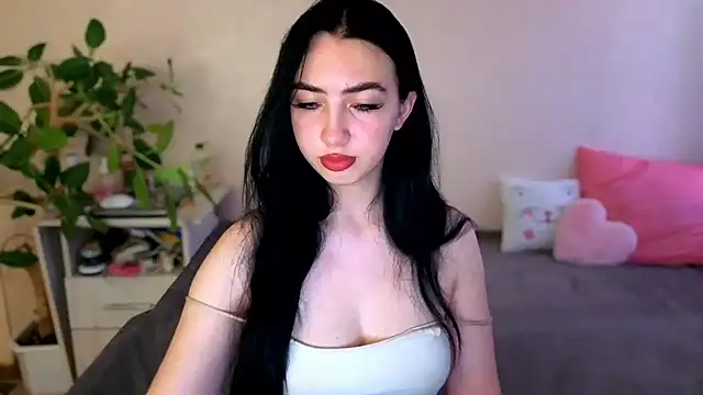 Snapshot of WildKittenX_ chatting on July 2, 2026, 4:07 am WildKittenX online show from July 2, 2026, 4:07 am