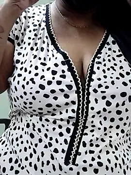 Snapshot of abinaya26 chatting on February 18, 2026, 2:18 am abinaya26 online show from February 18, 2026, 2:18 am