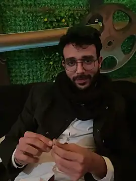 YJeromZCoxk online show from March 9, 2025, 9:02 am