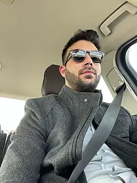 YJeromZCoxk online show from March 22, 2025, 7:47 am