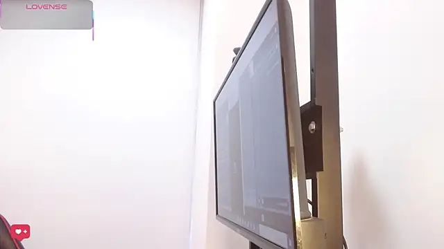 Bonniie 22 online show from March 4, 2025, 7:43 pm