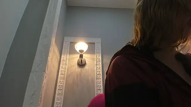 Bonniie 22 online show from December 15, 2025, 2:43 pm