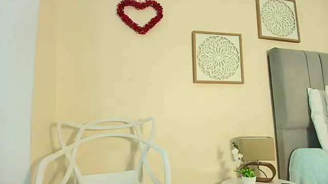 mary cute9 online show from March 28, 2026, 12:05 pm