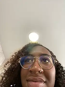 Qeen blackk online show from October 21, 2025, 6:52 pm