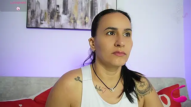 Sara Charmy online show from November 18, 2025, 8:52 am