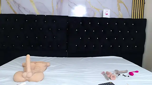 SweetAlana  online show from March 19, 2025, 7:49 pm