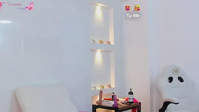 naomi spark3 online show from March 18, 2025, 1:21 am