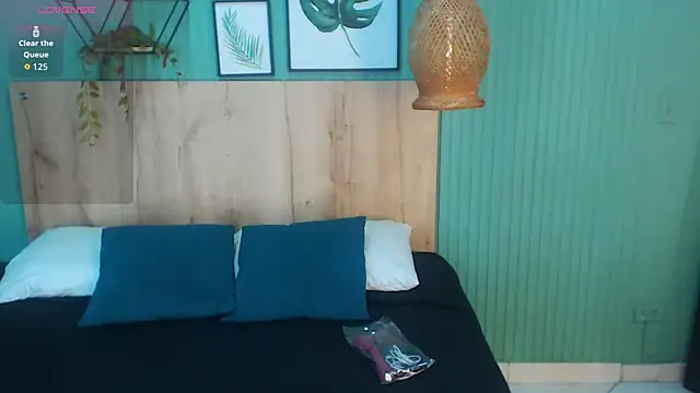 yessila parker online show from September 27, 2025, 2:16 am