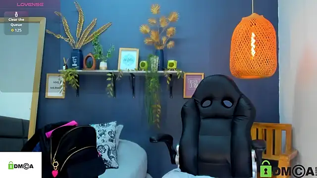 yessila parker online show from October 25, 2025, 2:41 am