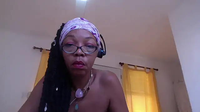 Ladyzee25 online show from September 21, 2025, 11:56 am