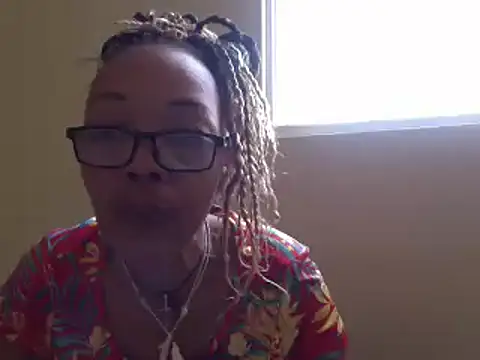 Snapshot of Ladyzee25 chatting on July 28, 2026, 6:20 pm Ladyzee25 online show from July 28, 2026, 6:20 pm
