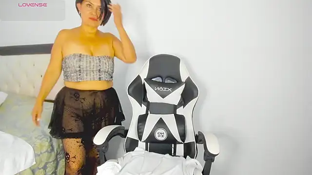 CarolinneFiotti online show from January 16, 2026, 2:10 pm