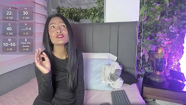 Fernanda liie  online show from December 5, 2025, 12:36 pm