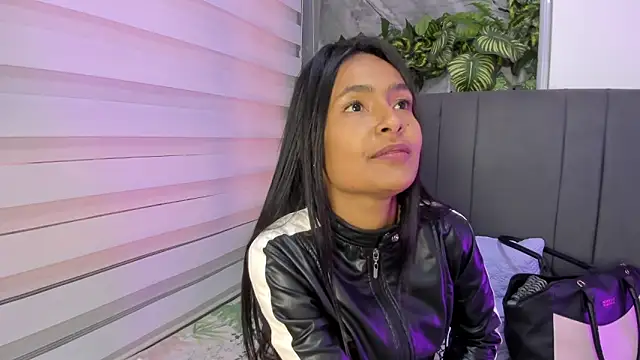 Fernanda liie  online show from December 19, 2025, 12:34 pm