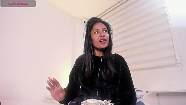 Snapshot of Fernanda_liie_ chatting on June 18, 2026, 1:04 pm Fernanda liie online show from June 18, 2026, 1:04 pm