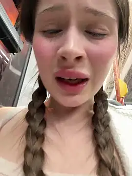 melicious  online show from March 6, 2025, 3:56 pm