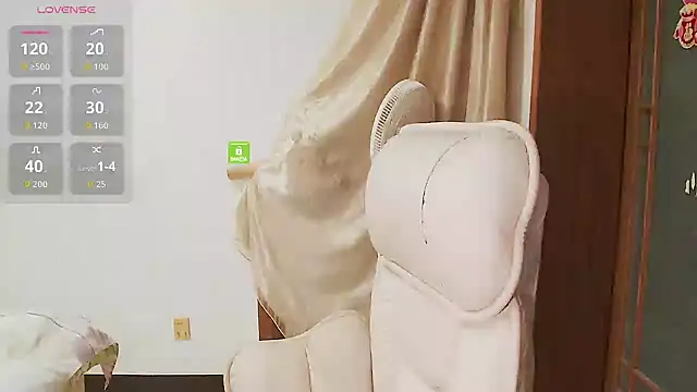 Snapshot of Iris-baby chatting on April 8, 2026, 1:33 pm Iris-baby online show from April 8, 2026, 1:33 pm