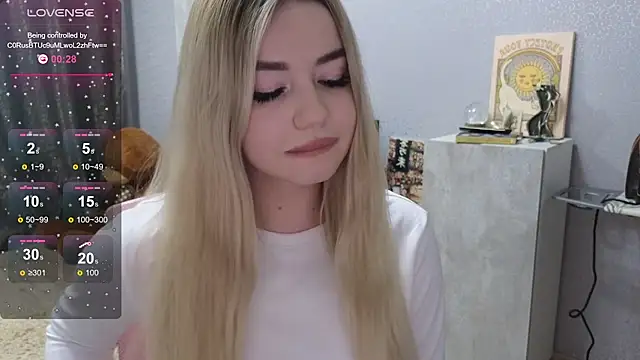 maaaay20 online show from March 3, 2025, 6:22 pm