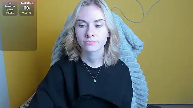 Fiona Night online show from November 19, 2025, 6:02 am