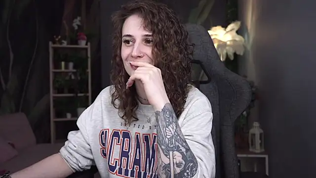 Snapshot of OliviaMcClean chatting on April 30, 2026, 11:20 pm OliviaMcClean online show from April 30, 2026, 11:20 pm