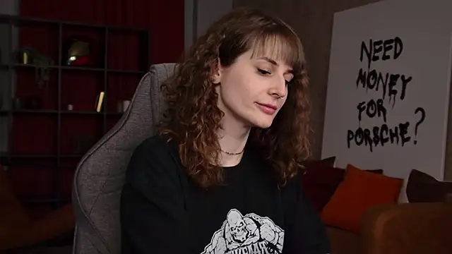 Snapshot of OliviaMcClean chatting on May 1, 2026, 11:53 pm OliviaMcClean online show from May 1, 2026, 11:53 pm