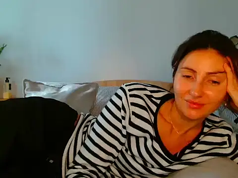 Irina9793 online show from November 13, 2025, 9:08 am