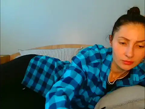 Snapshot of Irina9793 chatting on May 7, 2026, 9:25 am Irina9793 online show from May 7, 2026, 9:25 am