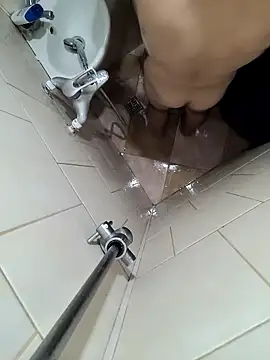 Nike-reactor online show from December 22, 2025, 1:02 am