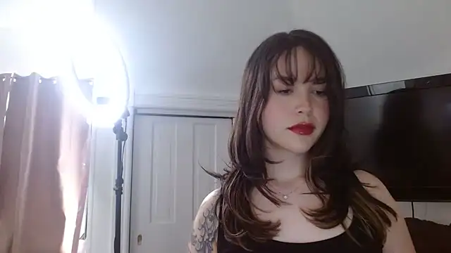 autumnb712 online show from March 22, 2025, 6:14 pm