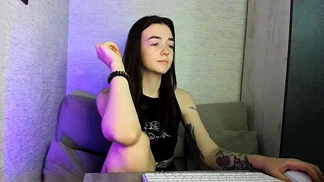 Snapshot of imyourdreams chatting on October 5, 2025, 4:16 pm imyourdreams online show from October 5, 2025, 4:16 pm