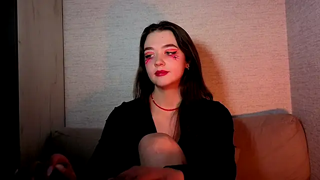 Snapshot of imyourdreams chatting on October 31, 2025, 6:20 pm imyourdreams online show from October 31, 2025, 6:20 pm