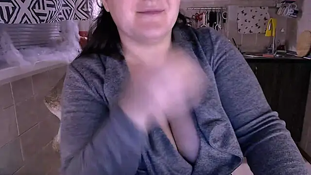 SoftLia online show from October 22, 2025, 3:40 am