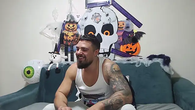 Snapshot of Tiberius_hunk chatting on October 24, 2025, 6:15 pm Tiberius hunk online show from October 24, 2025, 6:15 pm