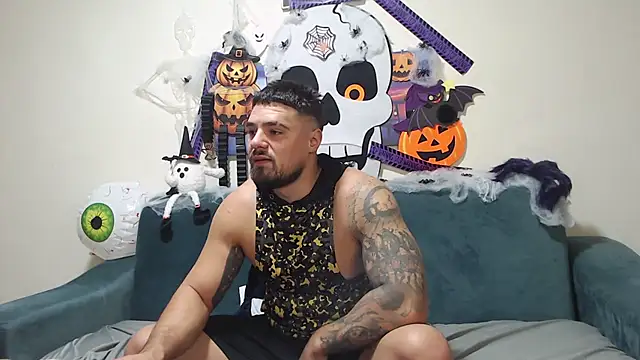 Snapshot of Tiberius_hunk chatting on October 27, 2025, 2:10 pm Tiberius hunk online show from October 27, 2025, 2:10 pm