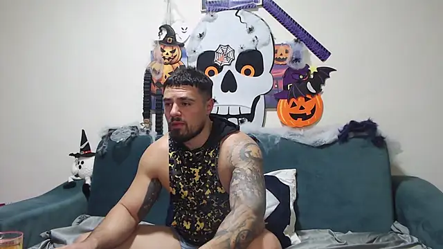 Snapshot of Tiberius_hunk chatting on November 4, 2025, 9:03 pm Tiberius hunk online show from November 4, 2025, 9:03 pm