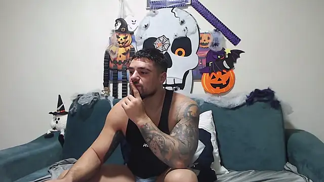 Snapshot of Tiberius_hunk chatting on November 5, 2025, 11:54 am Tiberius hunk online show from November 5, 2025, 11:54 am